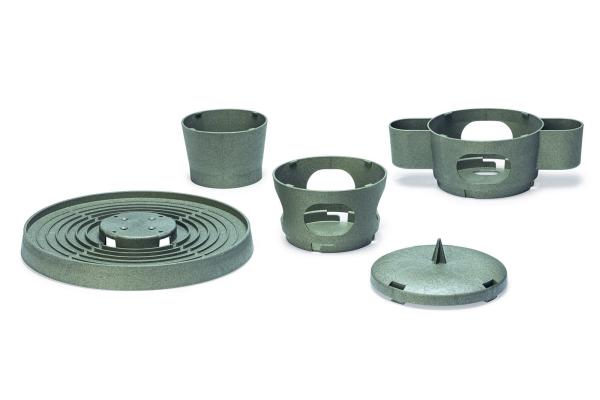 Futterspender Hühner - befüllbarer Snackturm für die selbständige Beschäftigung, aus 100% recyceltem Kunststoff